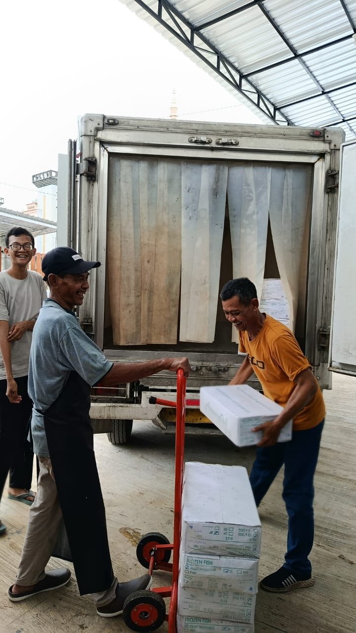 Sistem cold chain pengiriman dada ayam fillet terjamin