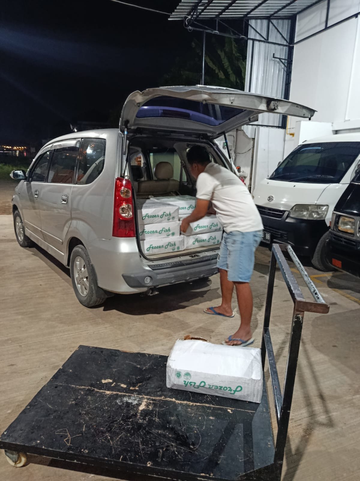 Distribusi dada ayam fillet di wilayah Solo Raya yang cepat dan higienis